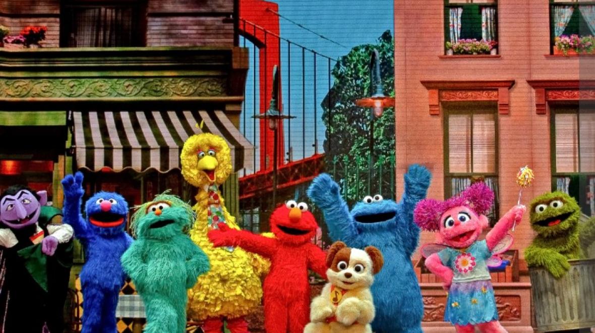 Elmo and Friends Say Hello' | Seattle Area Family Fun Calendar